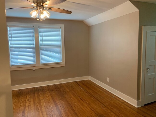 Building Photo - 1410 Calvin Ave