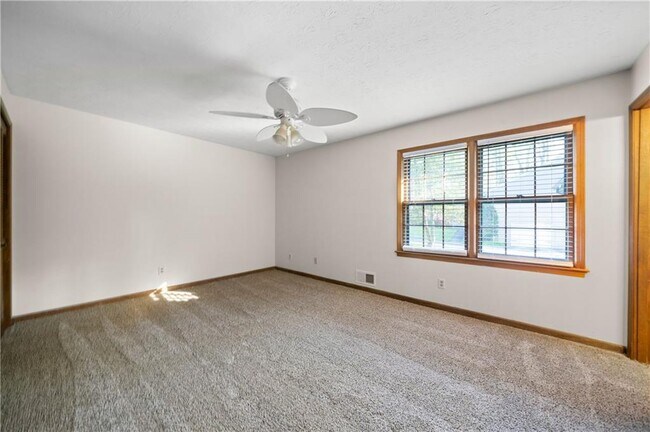 Building Photo - 1131 Lafayette Dr SW