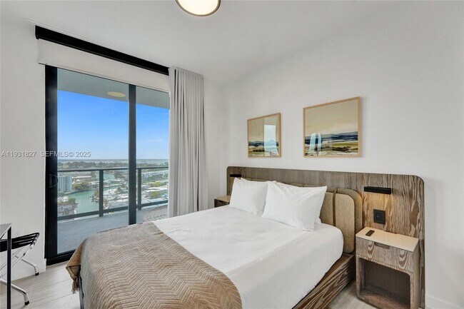 Building Photo - 580 72nd St