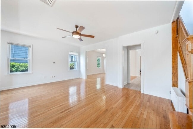 Building Photo - 85 Barrows Ave