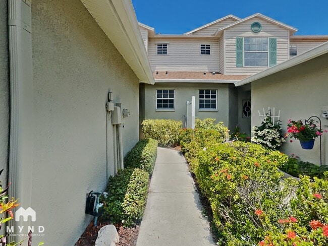 Building Photo - 5372 Neil Dr