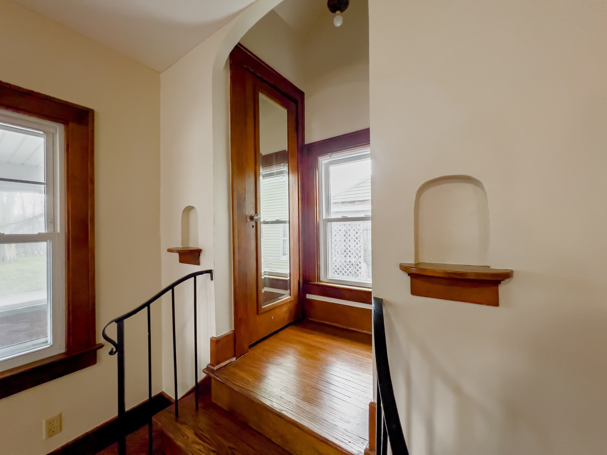 Building Photo - 464 Shasta Dr