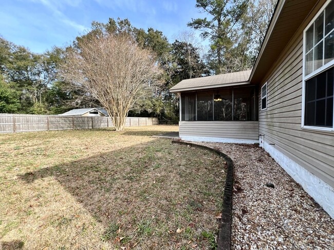 Building Photo - AVAILABLE MID-MARCH 2026! (One Pet Maximum)