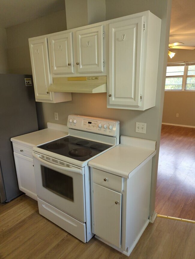 Building Photo - 3 Bedroom House in Harrison