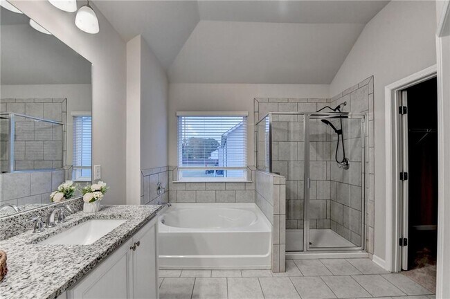 Building Photo - 461 Paxton LN