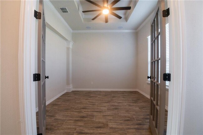 Building Photo - 7905 Rancho Vista Blvd E