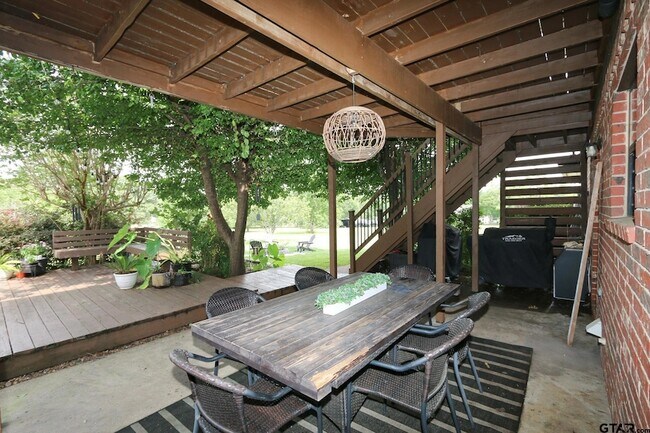 Building Photo - 18751 Ridgeline Rd