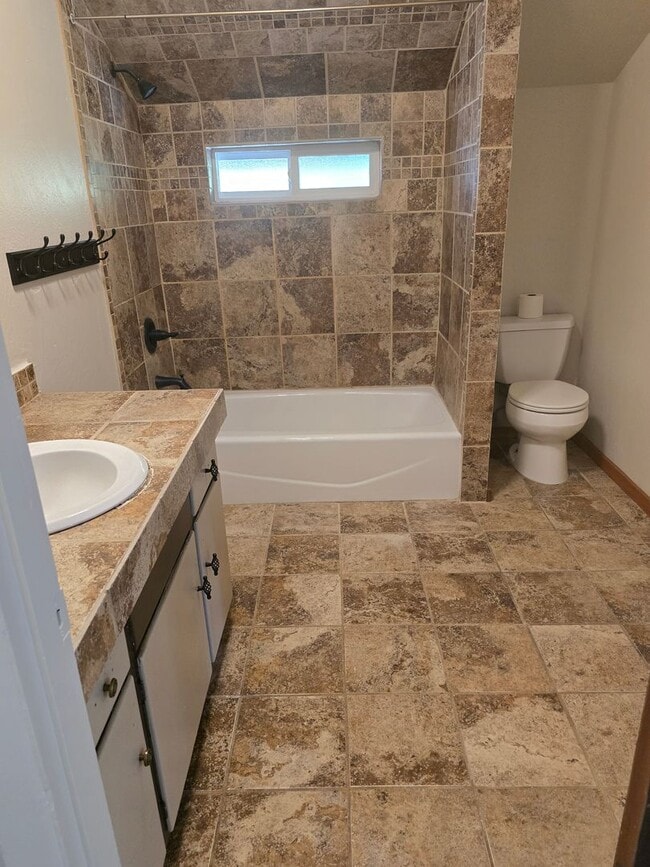 Building Photo - 3 bed 2 bath Family Home for Rent in Grant...