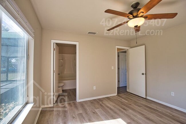 Building Photo - 4640 Pan American Blvd