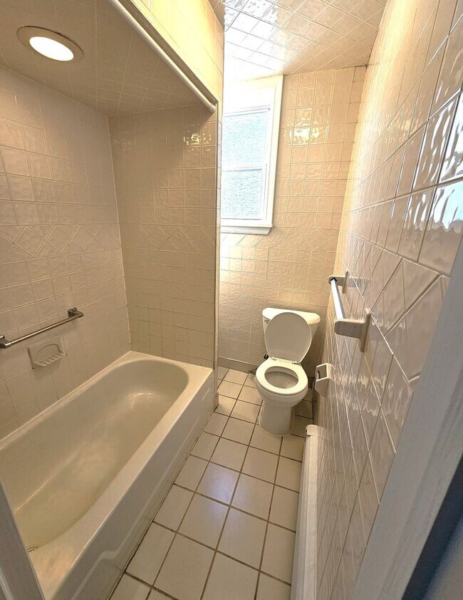 Building Photo - Fantastic Updated South Philadelphia Home ...