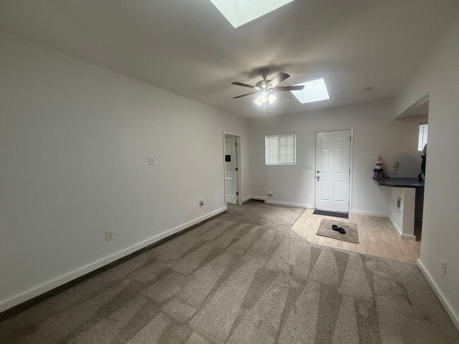 Building Photo - Private Detached 1 Bed 1 Bath ADU - Utilit...