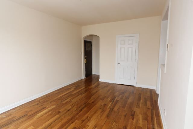 Building Photo - 4854 N Damen Ave