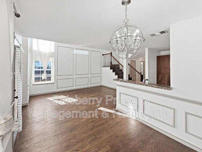 Building Photo - 3950 Seaside Ct