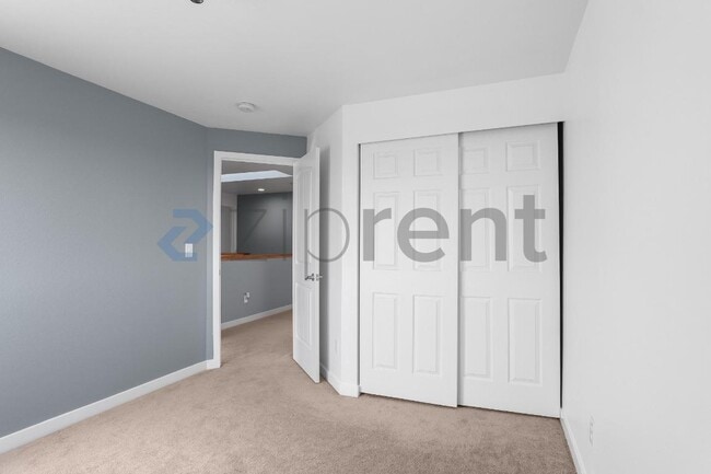 Building Photo - 8115 77th Ave NE