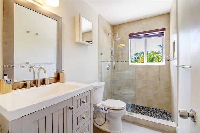 Building Photo - 6900 SW 104th St