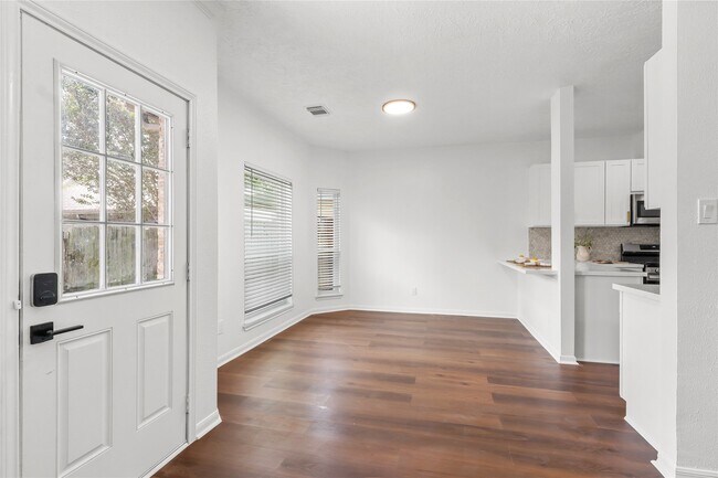 Building Photo - 2118 Gemini St