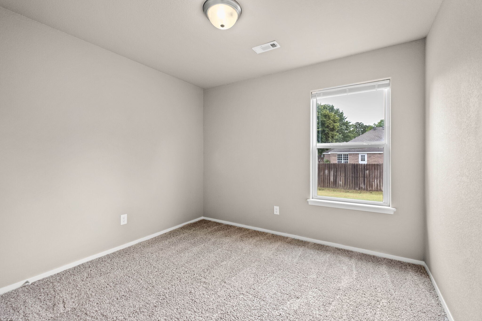Building Photo - 1388 S Spritz Dr