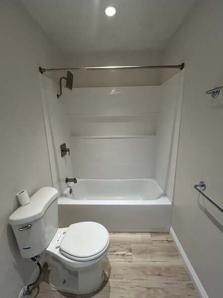 Second Bathroom - 8022 Linda Vista Rd