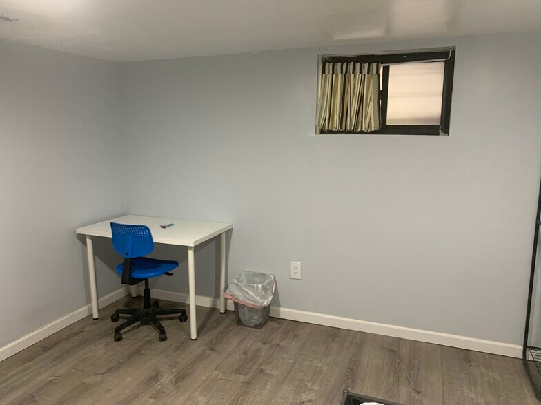 Building Photo - 5632 Beacon St