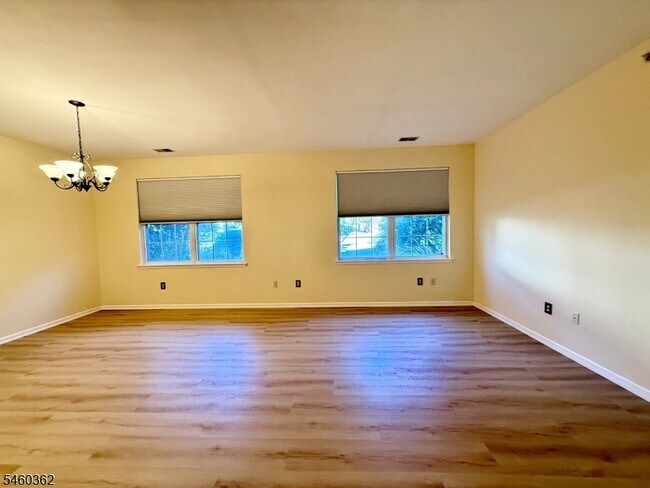 Building Photo - 48 Mountain View Ct