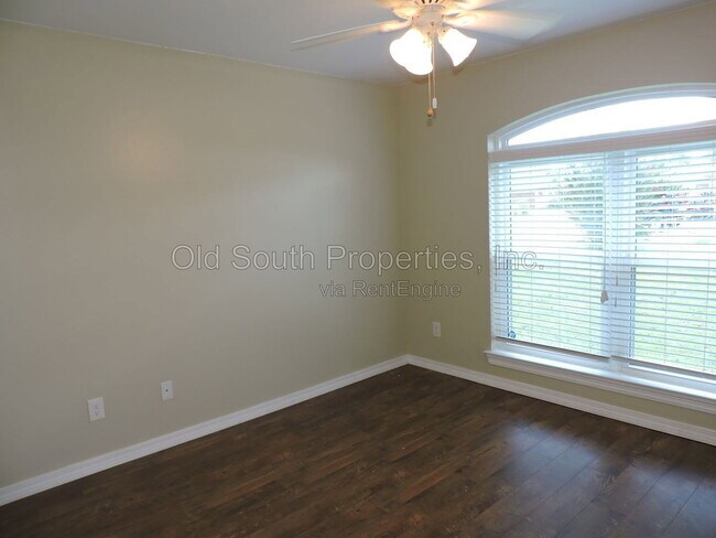 Building Photo - 5016 Challenger Way