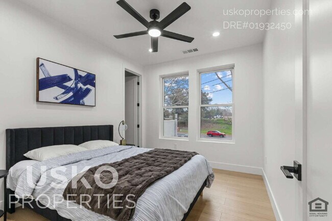 Building Photo - 2817 Democracy Alley