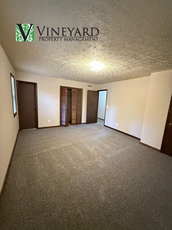 Building Photo - 1623 Rex Dr