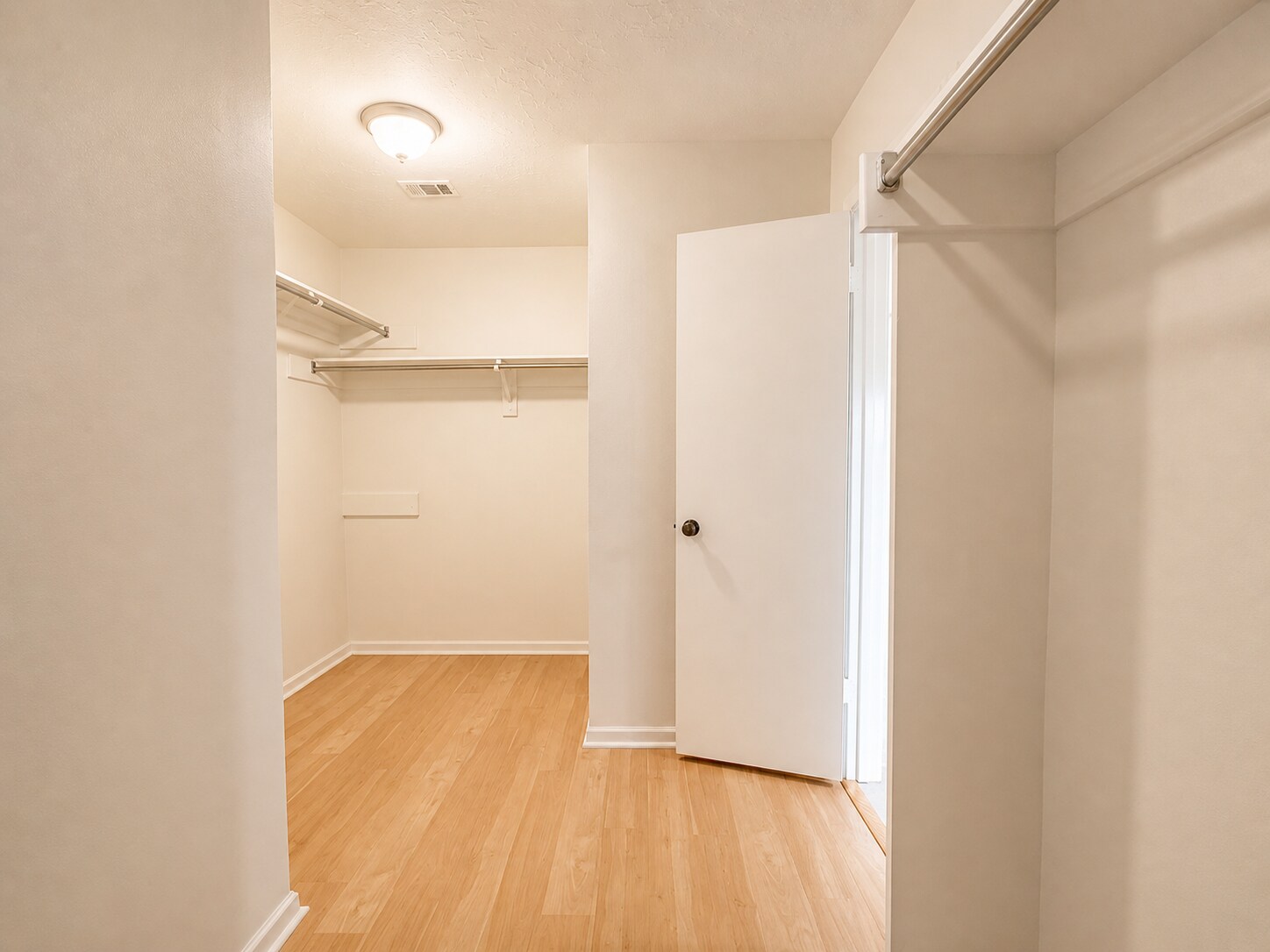 Large walk-in closet in master bathroom - 12826 Careywood Dr