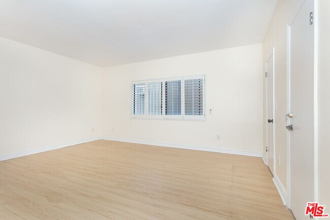 Building Photo - 1950 S Beverly Glen Blvd