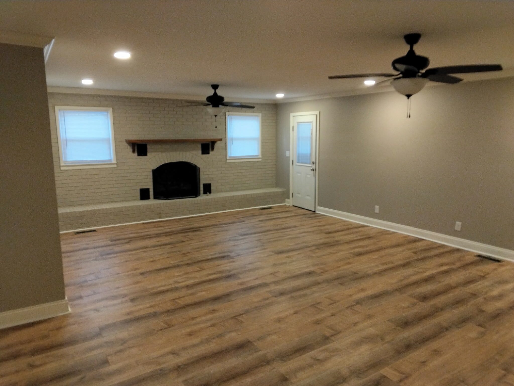 Building Photo - 2038 Conway Dr