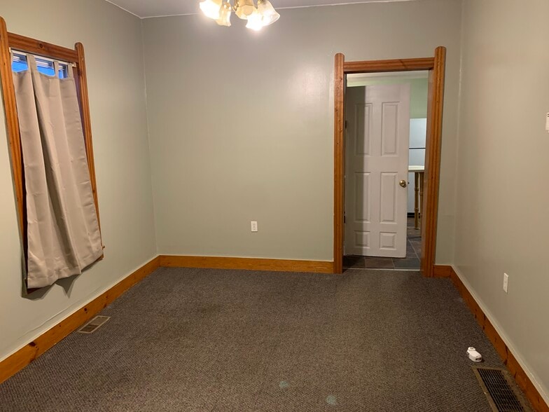 Building Photo - 19 Fulton St