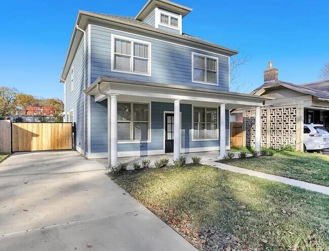 Primary Photo - 2374 Forest Ave