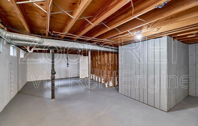 Building Photo - 2400 E Humes Ln