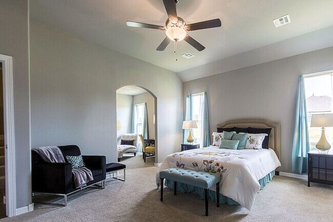 Building Photo - Gorgeous 4/3.5/3 Luxury Home