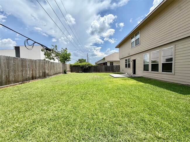 Building Photo - 7403 Bering Landing Dr