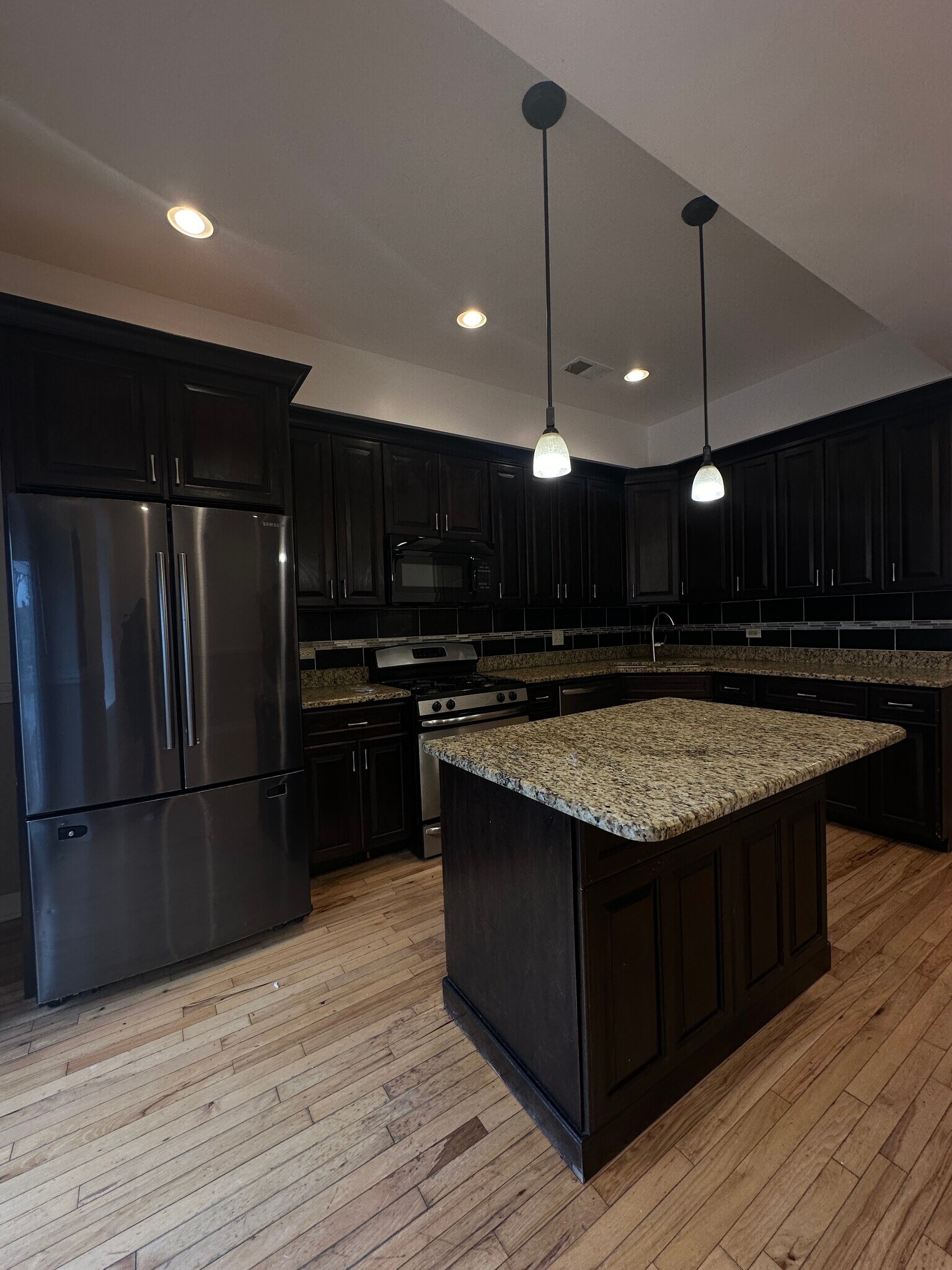 Building Photo - 3002 S Homan Ave