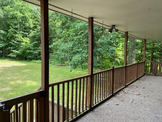 Building Photo - Secluded 4 bedrooms 3 baths with 2 car garage and fenced in yard in the town of Rutland for rent!