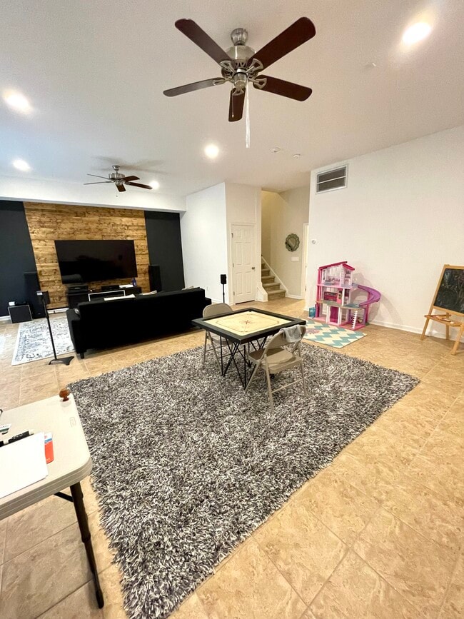 Basement bonus room - 516 Sealine Dr