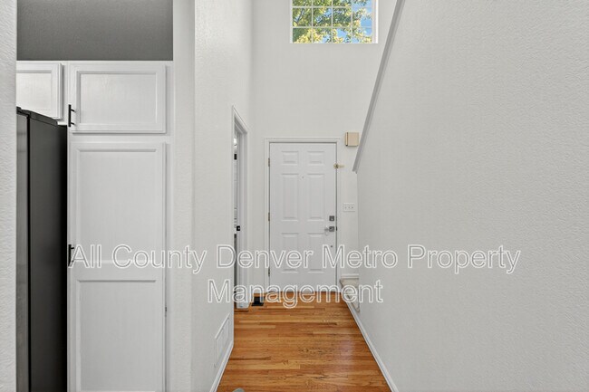 Building Photo - 10203 Vine Ct