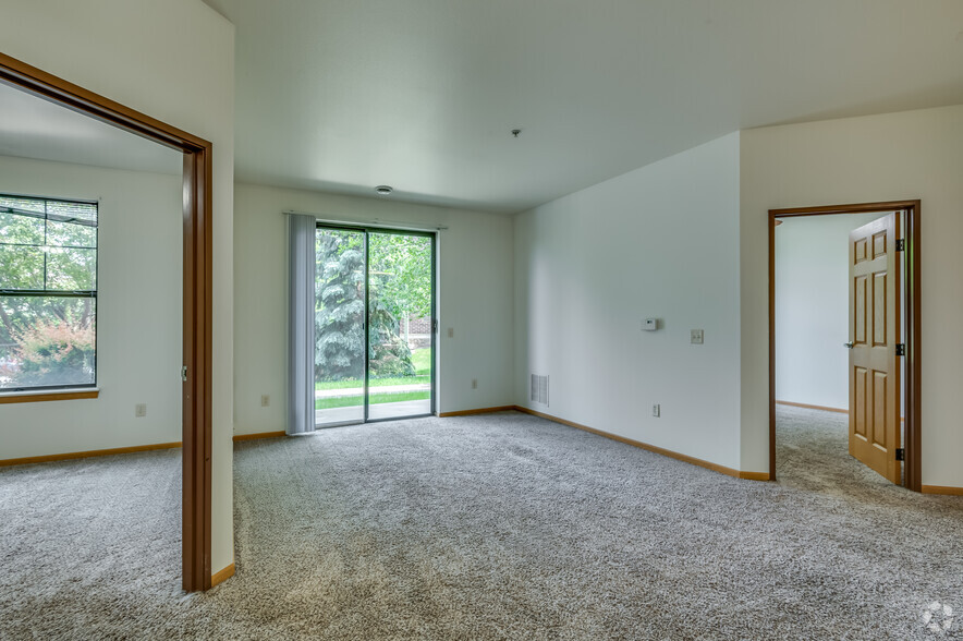 2BR, 2BA - 991SF - Living Room - Concord Place Apartments