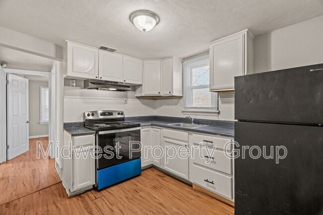 Building Photo - 161 Anistasia Dr