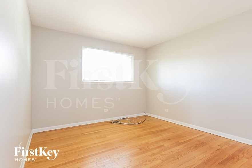 Building Photo - 4302 Applewood Ln