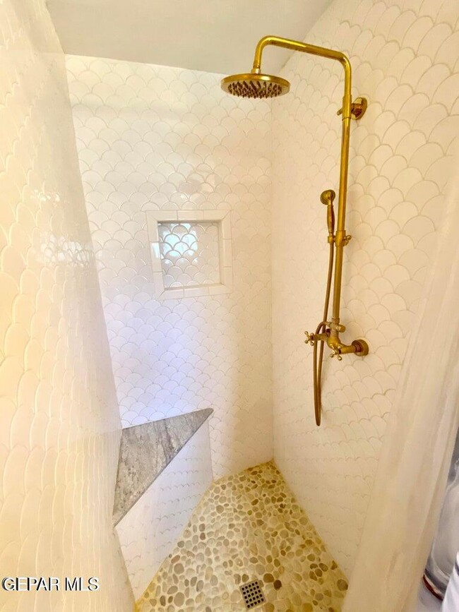 Building Photo - 3213 El Morro Rd