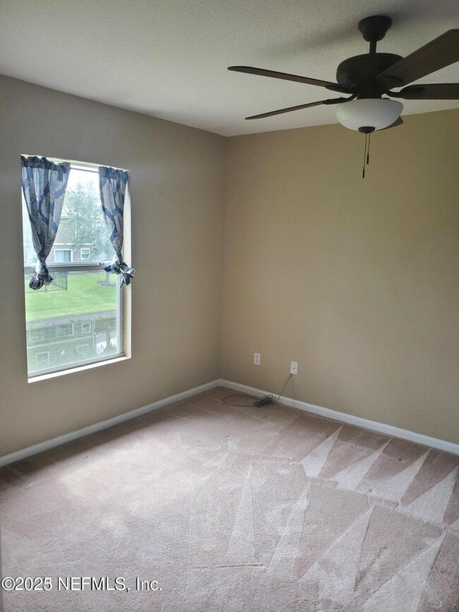 Building Photo - 1625 Vineland Cir