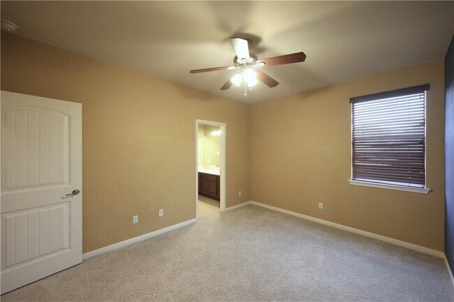 Building Photo - 1909 Manada Trail