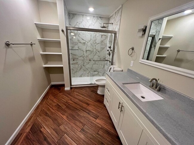 Building Photo - Great 4 Bed 3 Bath House In Parkade!