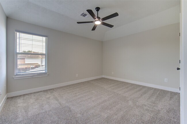 Building Photo - 5512 Canyon Bluff Ln