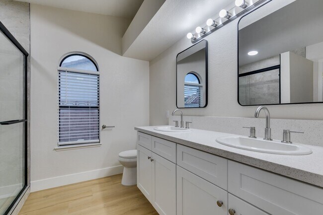 Building Photo - Charming Green Valley Single-Story Home wi...