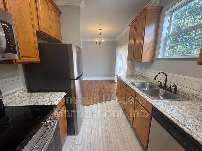 Building Photo - 1668 Flintwood Dr