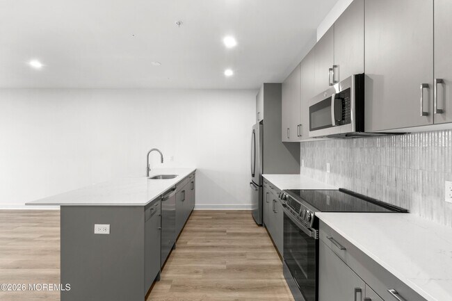 Building Photo - 180 Morris Ave